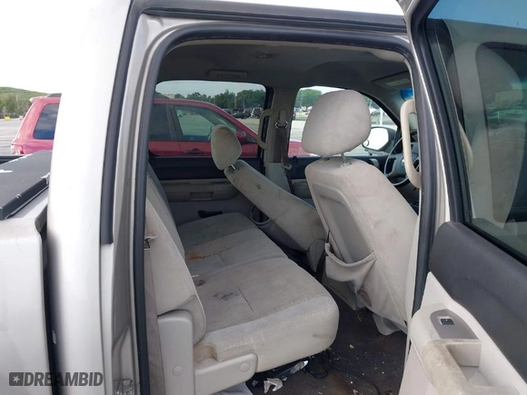 2008 Chevrolet Silverado 1500 LTZ with VIN 3GCEC13J28G138640, listed as a IAAI auction lot 42094031 with 246,804 mi miles. Bid and sale history available at carsss.com. Image 8.