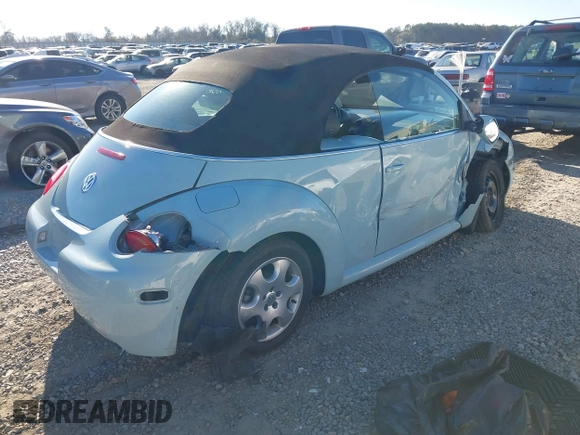 2003 Volkswagen Beetle GLS z VIN 3VWCK21YX3M304572, wystawiony jako IAAI lot #41286079 z przebiegiem 42 450 mil mil oraz . Historia ofert i sprzedaży dostępna na DreamBid. Obrazek 4.