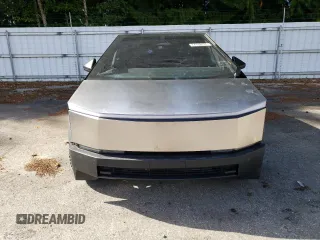2024 Tesla Cybertruck z VIN 7G2CEHED8RA006307, wystawiony jako Copart lot #74118474 z przebiegiem 1773 mil mil oraz Szkody całkowita. Historia ofert i sprzedaży dostępna na DreamBid. Obrazek 5.