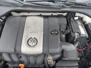 2007 Volkswagen Rabbit with VIN WVWDS71K37W068837, listed as a IAAI auction lot 40072552 with 999,999 mi miles. Bid and sale history available at carsss.com. Image 10.
