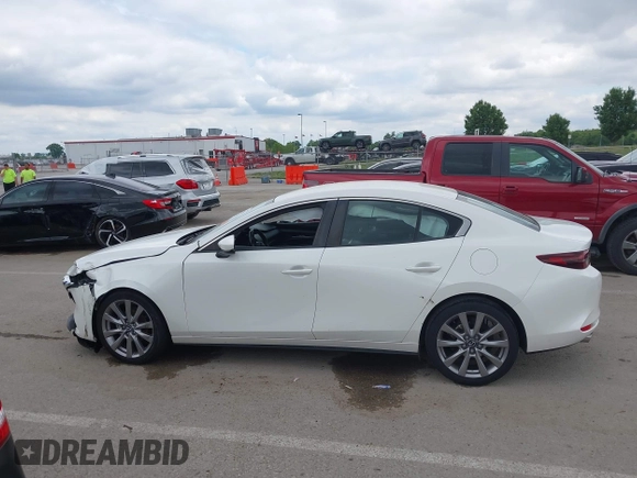2020 Mazda 3 Select with VIN JM1BPACL1L1171032, listed as a IAAI auction lot 42366156 with 94,055 mi miles and . Bid and sale history available at DreamBid. Image 15.