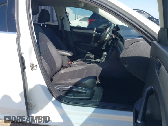 2021 Volkswagen Passat SE with VIN 1VWSA7A30MC000802, listed as a IAAI auction lot 42007087 with 190,171 mi miles and . Bid and sale history available at DreamBid. Image 5.
