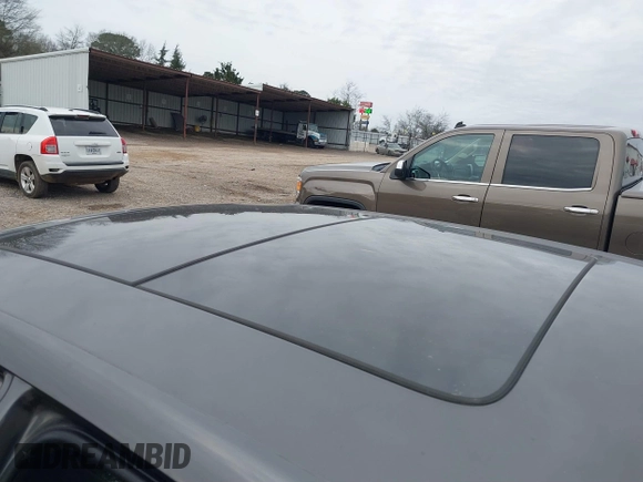 2014 Chrysler 300 with VIN 2C3CCAET3EH280310, listed as a IAAI auction lot 41664105 with 92,316 mi miles. Bid and sale history available at carsss.com. Image 18.