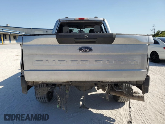 2022 Ford F-250 XL z VIN 1FT7W2BT1NEF29743, wystawiony jako Copart lot #57487725 z przebiegiem 69 686 mil mil oraz Szkoda całkowita • Salvage title. Historia ofert i sprzedaży dostępna na DreamBid. Obrazek 6.