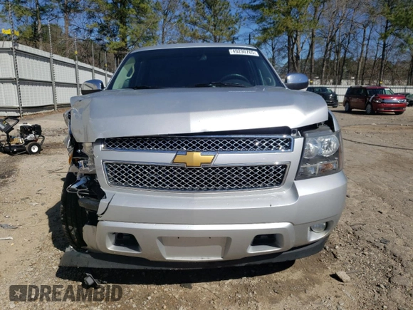 2013 Chevrolet Tahoe LTZ with VIN 1GNSCCE03DR374265, listed as a Copart auction lot 49290765 with 206,584 mi miles and Salvage title. Bid and sale history available at DreamBid. Image 5.