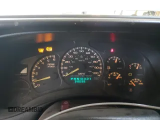 2000 Chevrolet Silverado 1500 with VIN 2GCEC19W0Y1310868, listed as a Copart auction lot 52819815 with 348,088 mi miles and Salvage Title. Bid and sale history available at DreamBid. Image 9.