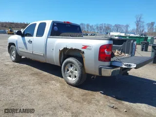 2011 Chevrolet Silverado 1500 LT with VIN 1GCRKSE37BZ426282, listed as a IAAI auction lot 41907595 with 192,642 mi miles. Bid and sale history available at carsss.com. Image 3.