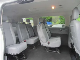 2018 Ford Transit XL z VIN 1FMZK1ZM1JKA26346, wystawiony jako Copart lot #44080865 z przebiegiem 64 105 mil mil oraz Czysty tytuł • Clean title. Historia ofert i sprzedaży dostępna na DreamBid. Obrazek 7.