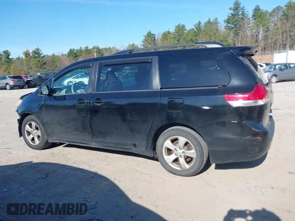 2014 Toyota Sienna LE AAS z VIN 5TDKK3DCXES476334, wystawiony jako IAAI lot #42059883 z przebiegiem 250 454 mil mil oraz . Historia ofert i sprzedaży dostępna na DreamBid. Obrazek 15.