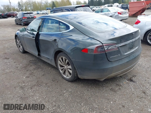 2013 Tesla Model S с VIN 5YJSA1CN1DFP27013, выставлен на аукционе IAAI как лот 42014212 с пробегом 65 858 миль миль и . История ставок и продаж доступна на DreamBid. Изображение 3.