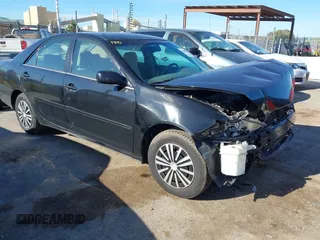 2005 Toyota Camry STD z VIN 4T1BE32K45U434315, wystawiony jako IAAI lot #41885573 z przebiegiem 126 007 mil mil oraz . Historia ofert i sprzedaży dostępna na DreamBid. Obrazek 1.