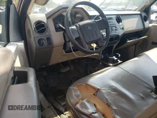 2008 Ford F-250 z VIN 1FTSF20R98EC21452, wystawiony jako Copart lot #72365584 z przebiegiem 178 764 mil mil oraz Szkoda całkowita • Salvage title. Historia ofert i sprzedaży dostępna na DreamBid. Obrazek 8.