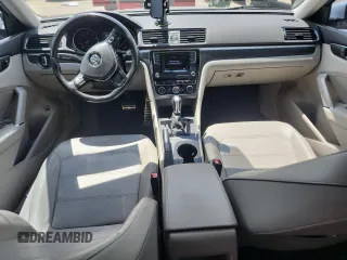2016 Volkswagen Passat S z VIN 1VWAS7A32GC058844, wystawiony jako Copart lot #63416785 z przebiegiem 104 050 mil mil oraz Szkoda całkowita • Salvage title. Historia ofert i sprzedaży dostępna na DreamBid. Obrazek 8.