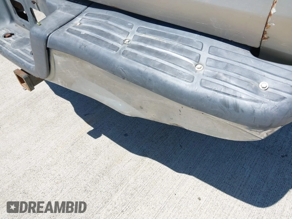 2004 Toyota Tundra SR5 with VIN 5TBET34124S437317, listed as a IAAI auction lot 42255393 with 308,387 mi miles and . Bid and sale history available at DreamBid. Image 12.