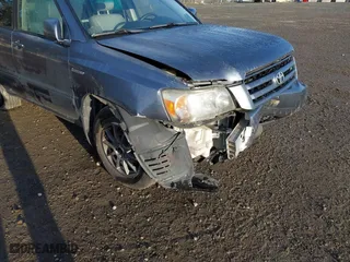 2004 Toyota Highlander with VIN JTEEP21A440053760, listed as a IAAI auction lot 41823810 with 212,971 mi miles. Bid and sale history available at carsss.com. Image 12.
