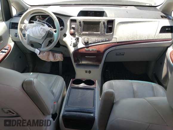 2012 Toyota Sienna XLE AAS z VIN 5TDYK3DC5CS209528, wystawiony jako Copart lot #60453395 z przebiegiem 166 320 mil mil oraz Szkoda całkowita • Salvage title. Historia ofert i sprzedaży dostępna na DreamBid. Obrazek 8.
