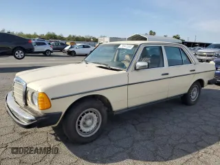 1983 Mercedes-Benz 300 with VIN WDBAB33A1DB021775, listed as a Copart auction lot 79347334 with 201,388 mi miles and Clean Title. Bid and sale history available at carsss.com. Image 1.