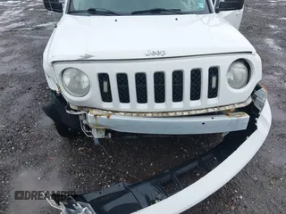 2013 Jeep Patriot Sport z VIN 1C4NJRBB3DD234329, wystawiony jako IAAI lot #42183474 z przebiegiem 152 281 mil mil oraz . Historia ofert i sprzedaży dostępna na DreamBid. Obrazek 6.