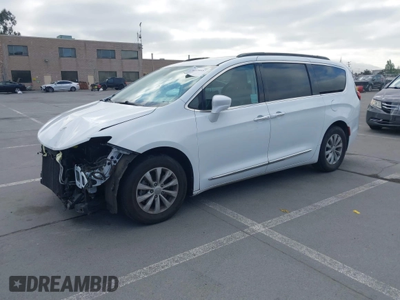 2017 Chrysler Pacifica Touring L z VIN 2C4RC1BG0HR533823, wystawiony jako IAAI lot #42194457 z przebiegiem 163 709 mil mil oraz . Historia ofert i sprzedaży dostępna na DreamBid. Obrazek 2.
