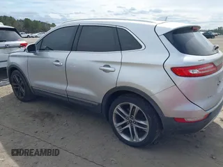 2017 Lincoln MKC Reserve with VIN 5LMCJ3D98HUL54981, listed as a IAAI auction lot 41721206 with 82,318 mi miles. Bid and sale history available at carsss.com. Image 3.