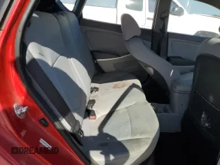 2013 Hyundai Accent SE z VIN KMHCU5AE0DU121047, wystawiony jako Copart lot #57244285 z przebiegiem 42 655 mil mil oraz Szkoda całkowita • Salvage title. Historia ofert i sprzedaży dostępna na DreamBid. Obrazek 10.