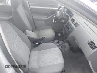 2005 Ford Focus S with VIN 1FAFP34N15W223557, listed as a IAAI auction lot 41814646 with 225,502 mi miles. Bid and sale history available at carsss.com. Image 5.