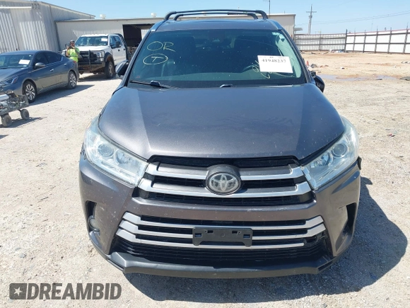 2017 Toyota Highlander XLE with VIN 5TDKZRFH1HS511984, listed as a IAAI auction lot 41948237 with 119,494 mi miles and . Bid and sale history available at DreamBid. Image 12.
