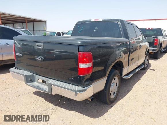 2004 Ford F-150 XLT z VIN 1FTRW12W74KD52239, wystawiony jako IAAI lot #42467229 z przebiegiem 318 471 mil mil oraz . Historia ofert i sprzedaży dostępna na DreamBid. Obrazek 4.