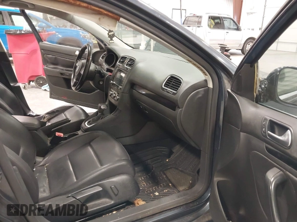 2010 Volkswagen Jetta with VIN 3VWTX8AJ7AM603635, listed as a IAAI auction lot 42410115 with 186,542 mi miles and . Bid and sale history available at DreamBid. Image 5.