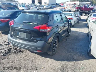 2018 Nissan Kicks SV with VIN 3N1CP5CU1JL524589, listed as a IAAI auction lot 41236428 with 116,487 mi miles. Bid and sale history available at carsss.com. Image 4.
