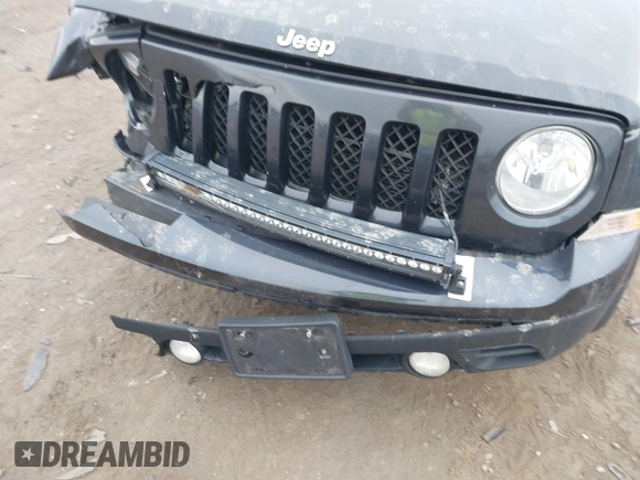 2016 Jeep Patriot Latitude with VIN 1C4NJRFBXGD524016, listed as a IAAI auction lot 40895673 with 157,465 mi miles and . Bid and sale history available at DreamBid. Image 6.