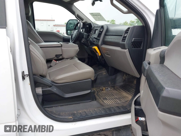 2019 Ford F-350 Platinum with VIN 1FT7W3BT4KED68113, listed as a IAAI auction lot 42420899 with 240,939 mi miles and . Bid and sale history available at DreamBid. Image 5.