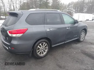 2013 Nissan Pathfinder SV with VIN 5N1AR2MM6DC670669, listed as a IAAI auction lot 41727260 with 186,112 mi miles. Bid and sale history available at carsss.com. Image 4.