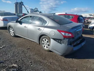 2009 Nissan Maxima 3.5 S with VIN 1N4AA51E59C819080, listed as a IAAI auction lot 41220175 with 239,633 mi miles. Bid and sale history available at carsss.com. Image 3.