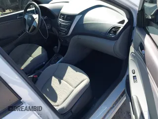 2017 Hyundai Accent SE z VIN KMHCT4AE1HU339968, wystawiony jako IAAI lot #41814900 z przebiegiem 97 332 mil mil oraz . Historia ofert i sprzedaży dostępna na DreamBid. Obrazek 5.