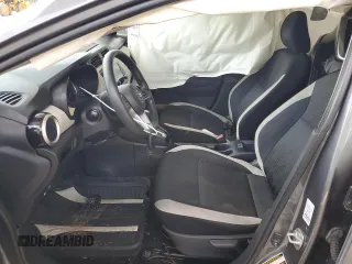 2021 Nissan Versa SV z VIN 3N1CN8EV0ML840177, wystawiony jako Copart lot #57823925 z przebiegiem 100 508 mil mil oraz Szkoda całkowita • Salvage title. Historia ofert i sprzedaży dostępna na DreamBid. Obrazek 7.