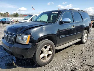 2007 Chevrolet Tahoe LT z VIN 1GNFC13077R288857, wystawiony jako Copart lot #48496775 z przebiegiem 285 932 mil mil oraz Szkoda całkowita • Salvage title. Historia ofert i sprzedaży dostępna na DreamBid. Obrazek 1.