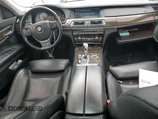 2012 BMW 7 Series 750Li xDrive с VIN WBAKC8C58CC437282, выставлен на аукционе Copart как лот 53988995 с пробегом 68 003 миль миль и На запчасти • Non repairable. История ставок и продаж доступна на DreamBid. Изображение 8.