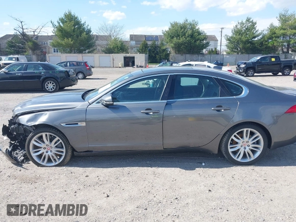 2016 Jaguar XF 35t Prestige with VIN SAJBE4BV6GCY15579, listed as a IAAI auction lot 42038482 with 80,269 mi miles and . Bid and sale history available at DreamBid. Image 14.