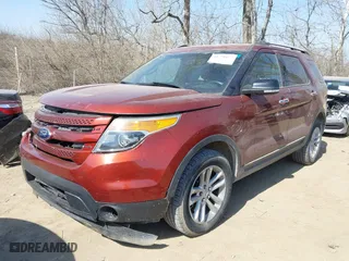 2014 Ford Explorer XLT with VIN 1FM5K8D81EGC50601, listed as a IAAI auction lot 41791652 with 194,775 mi miles. Bid and sale history available at carsss.com. Image 2.