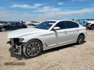 2018 BMW 5 Series 530i z VIN WBAJA5C55JG899661, wystawiony jako Copart lot #58302215 z przebiegiem 62 112 mil mil oraz Szkoda całkowita • Salvage title. Historia ofert i sprzedaży dostępna na DreamBid. Obrazek 1.