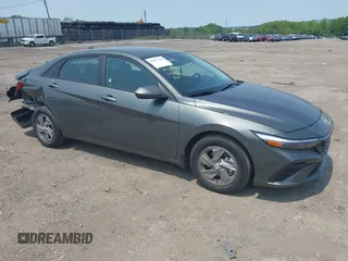 2025 Hyundai Elantra SE with VIN KMHLL4DG2SU915135, listed as a IAAI auction lot 42417381 with 3,718 mi miles and . Bid and sale history available at DreamBid. Image 1.