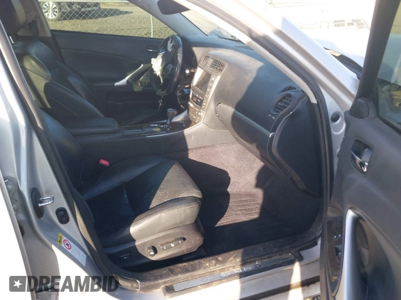 2012 Lexus IS 350 z VIN JTHCE5C2XC5002398, wystawiony jako IAAI lot #41924366 z przebiegiem 163 058 mil mil oraz . Historia ofert i sprzedaży dostępna na DreamBid. Obrazek 5.