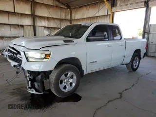 2019 Ram 1500 Big Horn z VIN 1C6SRFBT1KN521766, wystawiony jako Copart lot #56981055 z przebiegiem 104 765 mil mil oraz Szkoda całkowita • Salvage title. Historia ofert i sprzedaży dostępna na DreamBid. Obrazek 1.