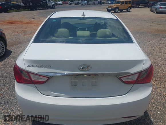 2013 Hyundai Sonata GLS z VIN 5NPEB4AC2DH744689, wystawiony jako IAAI lot #42533404 z przebiegiem 127 021 mil mil oraz . Historia ofert i sprzedaży dostępna na DreamBid. Obrazek 6.
