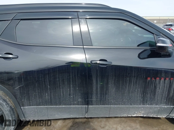 2021 Chevrolet Blazer LT z VIN 3GNKBJRS7MS529657, wystawiony jako IAAI lot #41646822 z przebiegiem 53 266 mil mil oraz . Historia ofert i sprzedaży dostępna na DreamBid. Obrazek 13.