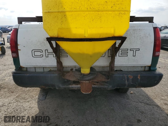 1988 Chevrolet Silverado 1500 with VIN 1GCDK14K8JE202800, listed as a Copart auction lot 53239605 with 186,894 mi miles and Salvage Title. Bid and sale history available at DreamBid. Image 10.