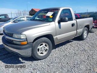 2000 Chevrolet Silverado 1500 with VIN 1GCEC14V1YZ105095, listed as a IAAI auction lot 42059944 with 245,089 mi miles and . Bid and sale history available at DreamBid. Image 2.