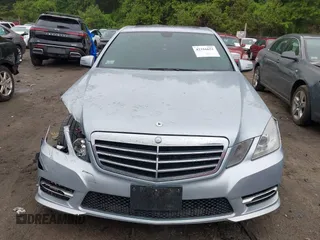 2013 Mercedes-Benz E 350 Luxury z VIN WDDHF8JB2DA675225, wystawiony jako IAAI lot #42316651 z przebiegiem 127 087 mil mil oraz . Historia ofert i sprzedaży dostępna na DreamBid. Obrazek 13.