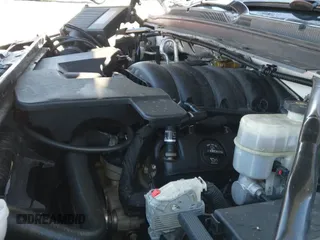 2018 Chevrolet Tahoe Premier z VIN 1GNSKCKJ4JR215136, wystawiony jako IAAI lot #41346562 z przebiegiem 309 077 mil mil oraz . Historia ofert i sprzedaży dostępna na DreamBid. Obrazek 19.